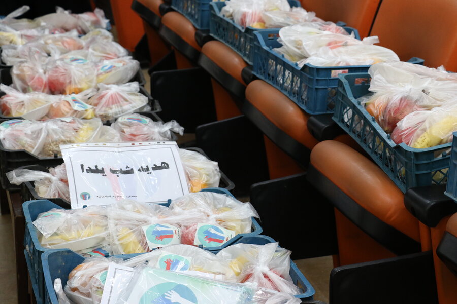 اهدای ۱۵۰ بسته یلدایی به مددجویان و توانخواهان بهزیستی